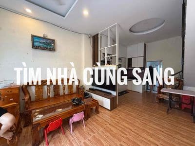 Cho thuê nhà ngang 11m bề thế, full nội thất, hxh kề bên vạn phúc city