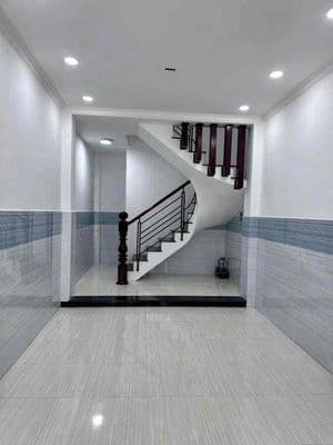 Cho thuê nhà như hình hẻm 3m thuộc bông sao,giá 11tr. dt 3x11. 3pn 4wc