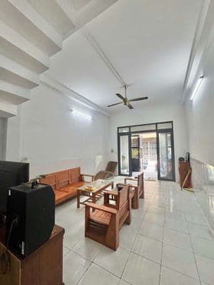 Cho thuê nhàlê văn quới - 10trieu- 2pn - có nội thất- hẻm xe tải