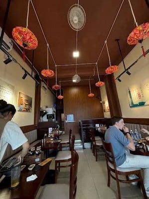 Cho thuê nhà mt trần hưng đạo q1, 4.5x13m trệt 1 lửng, giá 35tr