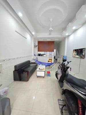 Cho thuê nhà đẹp- 4 tầng-64m2- 5pn- mtnb- b.phú 2, q6- 18tr