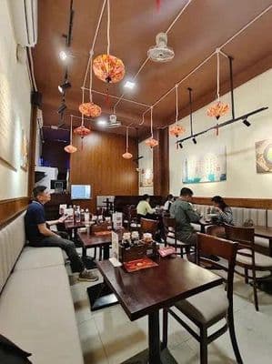 Cho thuê nhà mặt tiền 176 trần hưng đạo, q1 – 4.3x13m, 38tr