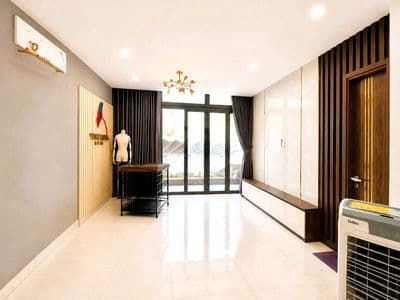 Cho thuê nhà nguyên căn Linh Đông 550m2 trệt 3 lầu giá tốt