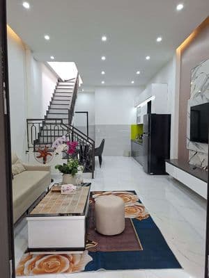 Cho thuê nhà 2 tầng mới đẹp: đường điện biên phủ - 3 phòng ngủ
