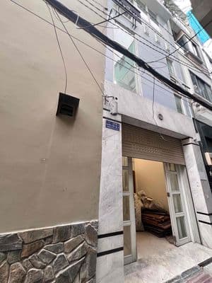 cho thuê nhà nguyên căn ,nhà rất mới thích hợp gia đình ở