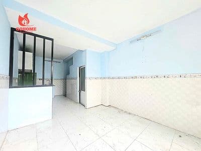 Nhà 1 trệt - 1 lầu 2 phòng ngủ gần đh nguyễn tất thành