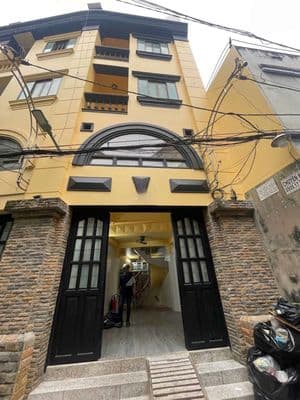 Cho thuê nhà 1 Trệt 3 Lầu, Nhà thông thoáng, hẻm rộng rãi
