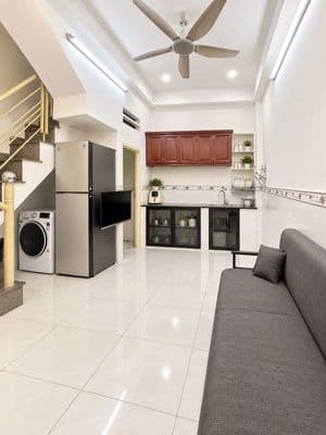 Quá hiếm Huỳnh Văn Bánh còn 1 căn *** gần mặt tiền 5 tầngSD 100m2