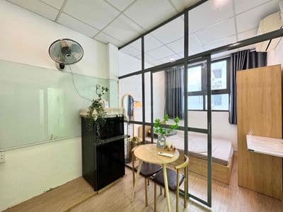 Chính chủ cho thuê 1 phòng ngủ ngay bờ kè hoàng sa - quận 3