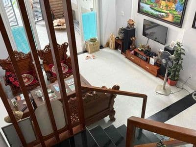 Cho thuê nhà 3 tầng 4 phòng ngủ Nam Việt Á