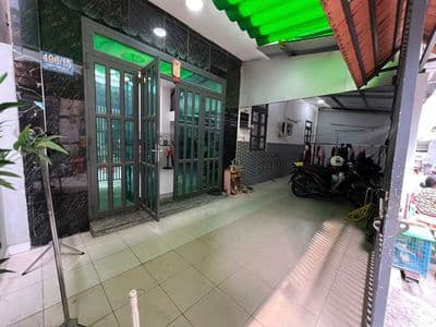Nhà hẻm tỉnh lộ 10, giáp ranh quận 6