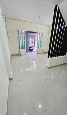 Nhà mới, rộng 4x 12m, 1 trệt 2 lầu, 3p. ngủ & sân phơi thoáng,ở ok