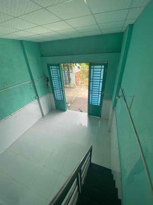 Cho Thuê NHà Nguyên Căn 4Tr5 2Pn HXH Sau Lưng Trường Hoàng Văn Thụ