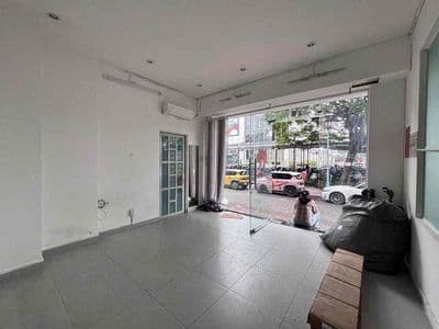 Mặt bằng giá tot đối diện vincom q7, làm nails, showroom, vp coffee