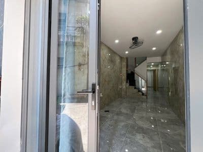 Ngay cầu kiệu - 10m ra mặt tiền - nhà mới ngay phan đình phùng