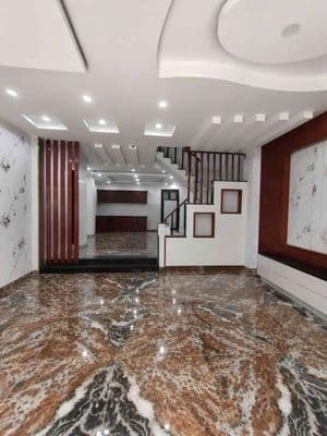 Nhà 6 phòng ngủ, ngang 6m, ngay chợ Tân Hương, giá chỉ nhỉnh 8 đồng