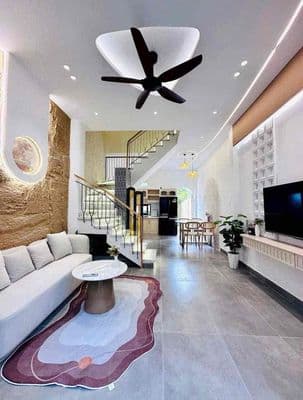 CHO THUÊ NHÀ MTKD NGUYỄN HẬU - 7 Tầng có thang máy - Giá 35 triệu