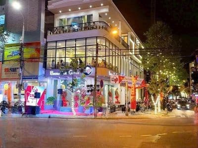 Cho thuê nhà 3 tầng 2 mt đường Nguyễn Văn Thoại và Châu Thị Vĩnh Tế