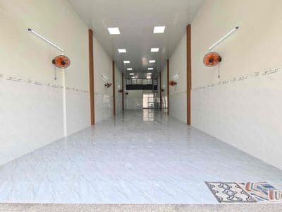 Cho thuê nhà Bà điểm. Đường nhựa thông Dt 5,5x24 có gác 2wc