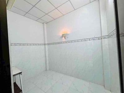 Nhà nguyên căn hxt thông dt 5*35m bùi quang là p12 gv