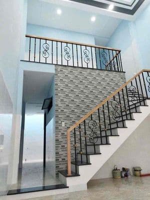 52m² (4×13m) | 1 trệt 1 lầu | 2pn | hxh | 10tr/tháng – ngay vạn phúc