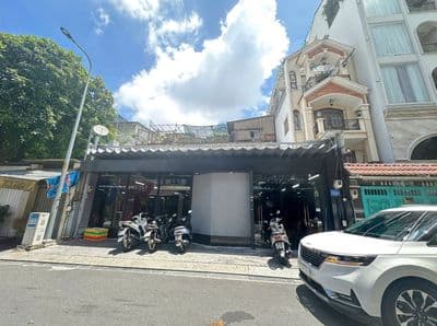 Cafe, showorr MT Bạch Mã, Q10. Dt: 12x25m, Kc: trệt sàn suốt, Giá: 60t