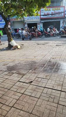Cho thuê mb vỉa hè góc ngã tư