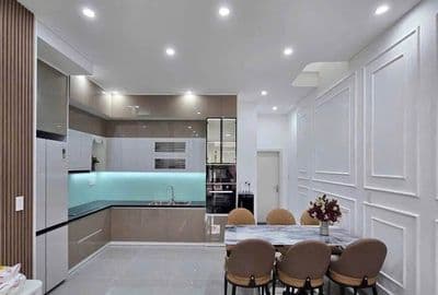 Lvcc-cho thuê nhà đẹp 2 tầng có sân rộng rãi đường đặng huy tá