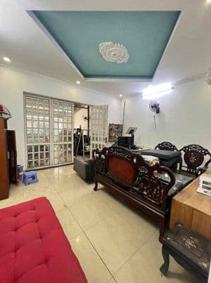 Mặt tiền gần vincom thủ đức- 140m2 - 13tr/th