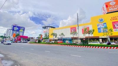 Cho thuê nhà 500 m2 mặt tiền Mậu Thân kế Lotte 40 triệu