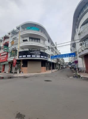 Căn góc mở spa Trần Nhật Duật, Q1. Dt: 5x20m, Kc: trệt 3 lầu, Gía: 70t