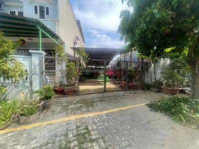chu thuê làm nhà kho…