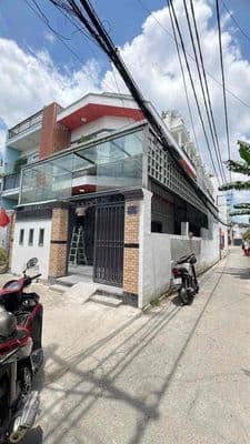 giảm hơn 300tr! xả lỗ căn nhà ngay Ngã 4 ga - shr