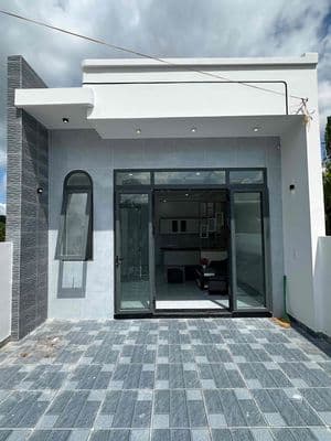 Nhà mới đẹp 5x23 dân đông kín, ngay cụm trường học và chợ An Tây