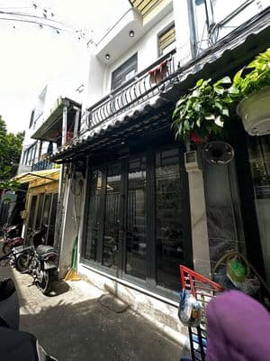 Cho thuê nhà nguyên căn 576/ đường quang trung phường 10 gò vấp