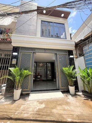 Nhà phố sát trung tâm quân 7