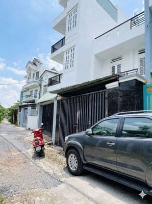 Nhà 2 tầng nguyên căn 150m2 giá rẻ
