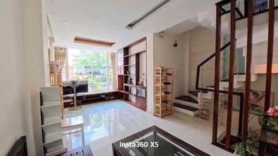 Nhà nguyên căn 3 phòng ngủ-3Wc-mặt tiền đường-Thuận tiện di chuyển