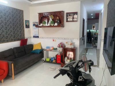 Nhà đang sử dụng còn khá mới quý anh chị về có thể ở ngay