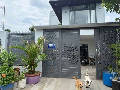 Vila sân vườn 5pn - long phước