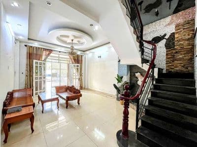 Nhà mt linh trung - vỉa hè siêu to, 6pn