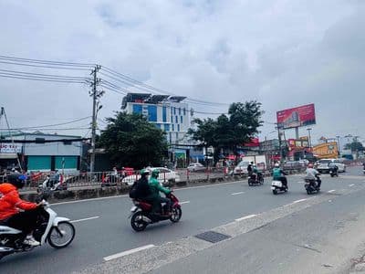 Mặt tiền Quốc Lộ 13 Gần Vạn Phúc - Ngang 8,27, Căn Góc - 13 Tỷ