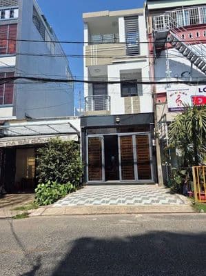 Cho thuê nhà mới mặt tiền đường gần sân bay - etown - aeon 3pn-3wc