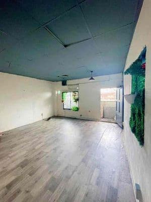 Cho thuê mặt bằng kinh doanh - Vỉa hè lớn