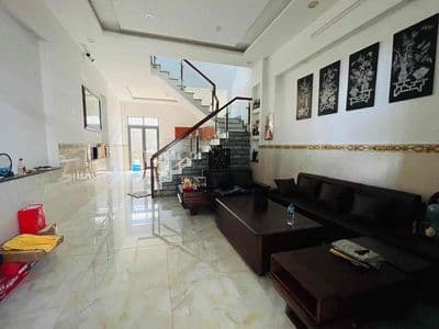 ban nhà sô Hồng riêng dt 85,1m Gia 5ty5 còn bớt