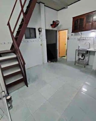 Nhà 1 trệt 1 lầu có máy lạnh cách mạng tháng tám q3