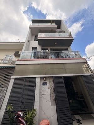 Bán nhà ngang khủng 6,5m, 4 tầng, hẻm xe hơi kế Aeon Tân Phú
