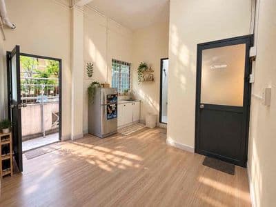 Căn Hộ 2PN Ban Công, Sư Vạn Hạnh, P10, Quận 10, Gần Vạn Hạnh Mall