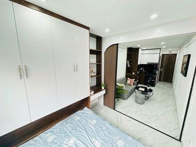 Cho thuê căn hộ 1 ngủ 1 khách phố Khương Trung - Cửa sổ thoáng