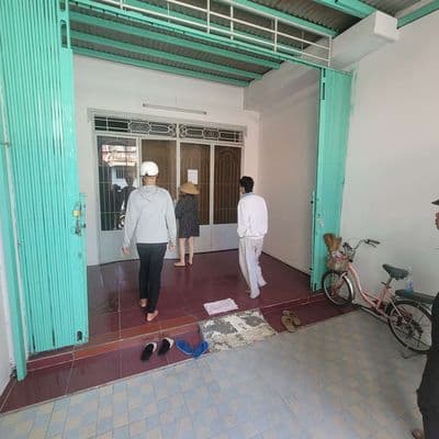 **Cho thuê nhà cấp 4 Đường Số 45 P14, 2PN, mới sơn, chỉ 8tr**